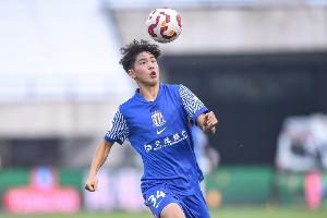 记者:接到赛程调整消息后,申花最短时间内完成机票和酒店改签