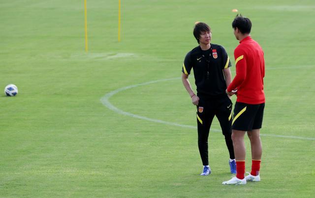 mksport-中国足协:李铁合同续约至2026年 确定12强赛目标